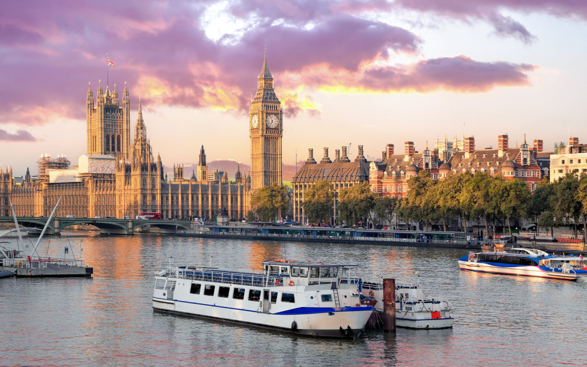 London including Walking Tour & Thames Riverboat Cruise