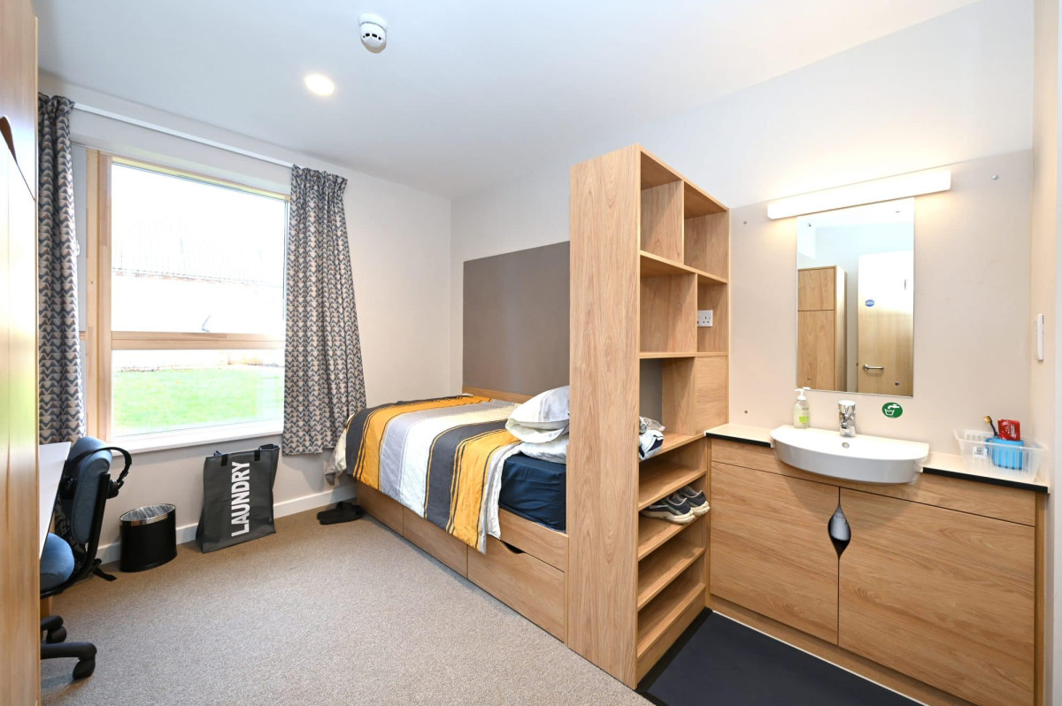 Shared Room at Abingdon School Campus