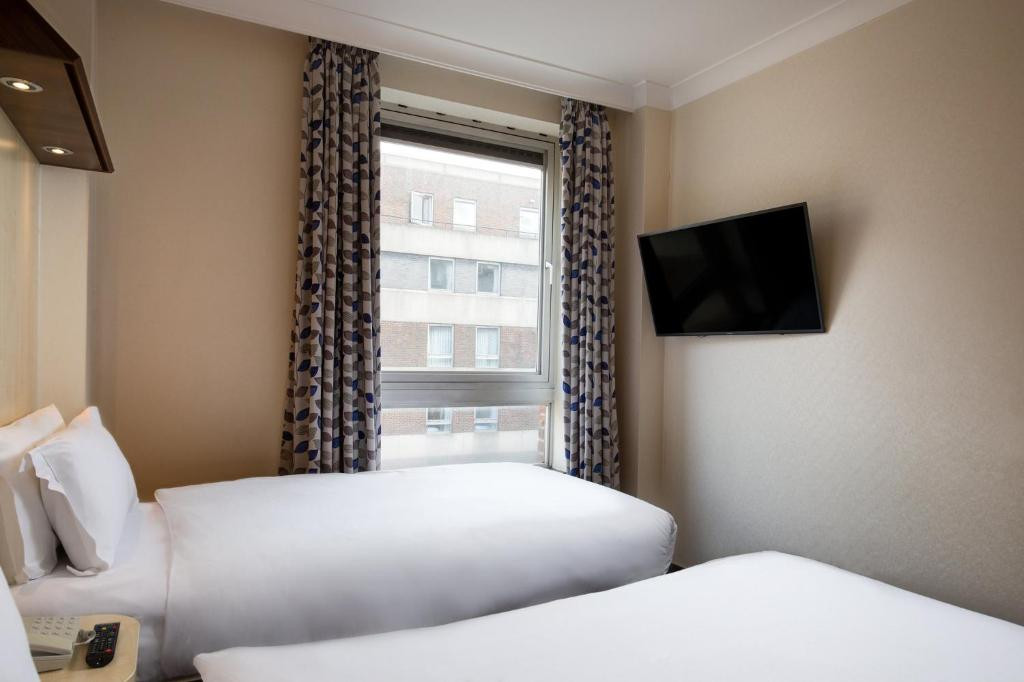 Shared Twin Room at a London Hotel