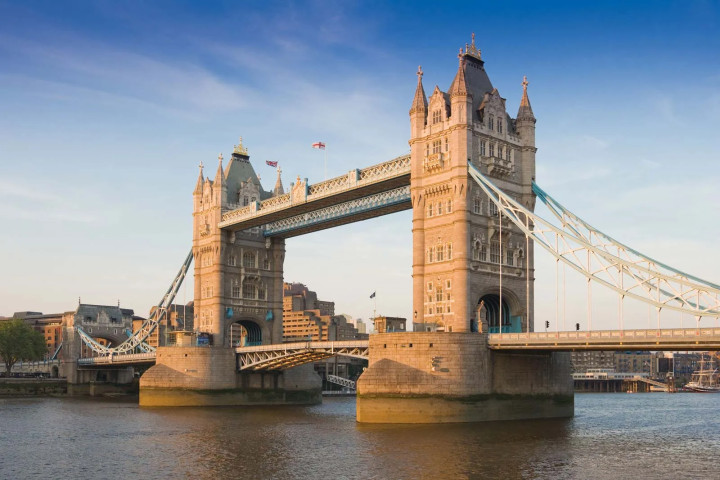 London UK Summer Camp (ages 14–17)