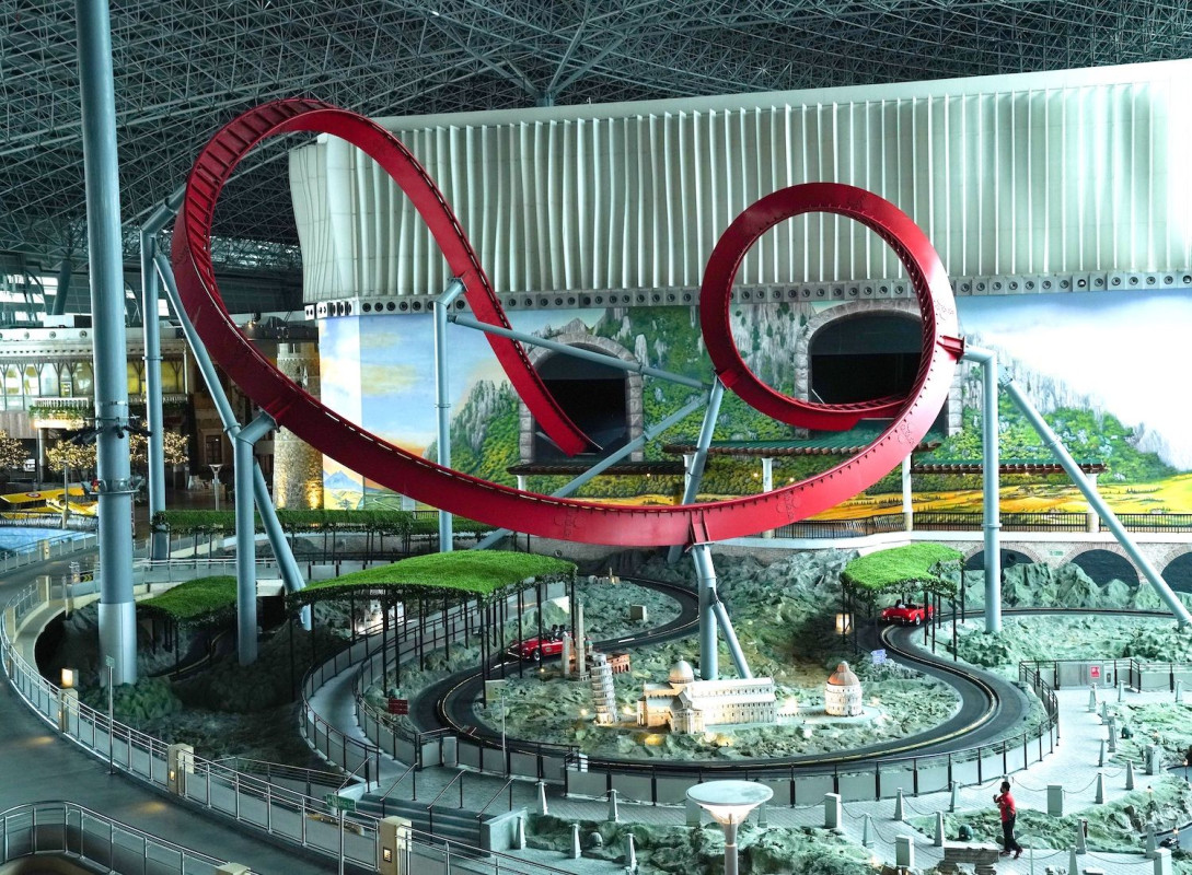 Тематический парк Ferrari World в Абу-Даби