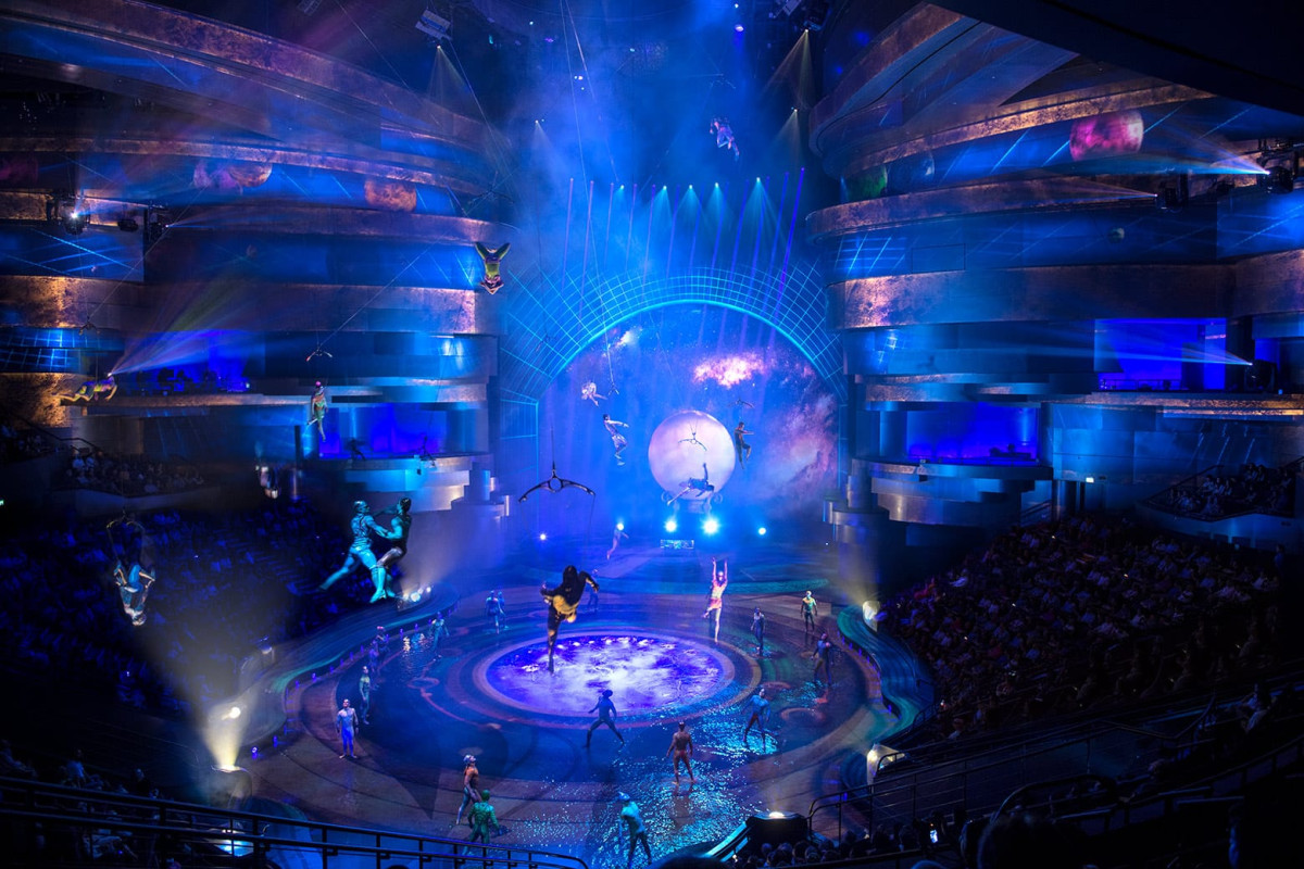 La Perle by Dragone