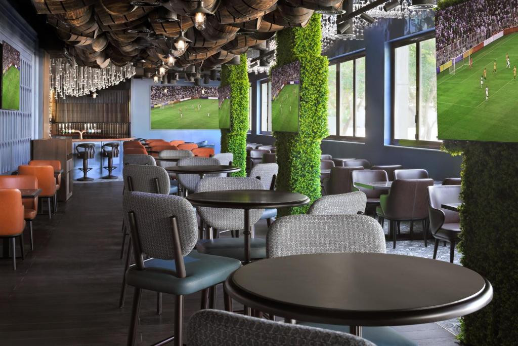 Holiday Inn Express Стандартный номер с большой двуспальной кроватью