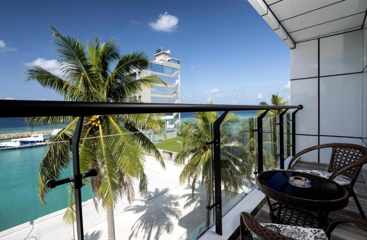 Maldives Winter Camp (ages 9–19)