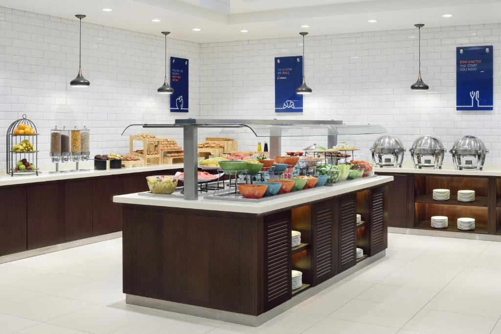 Holiday Inn Express Стандартный номер с большой двуспальной кроватью