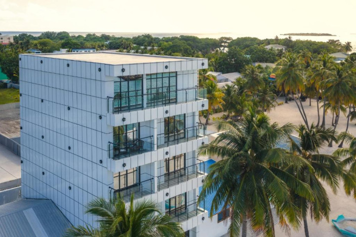 Maldives Winter Camp (ages 9–19)