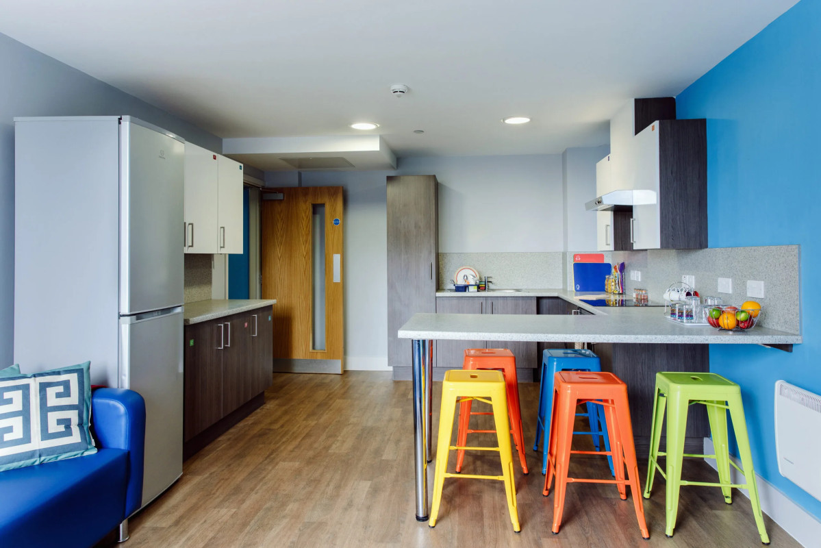 Lansdowne Point Single Room