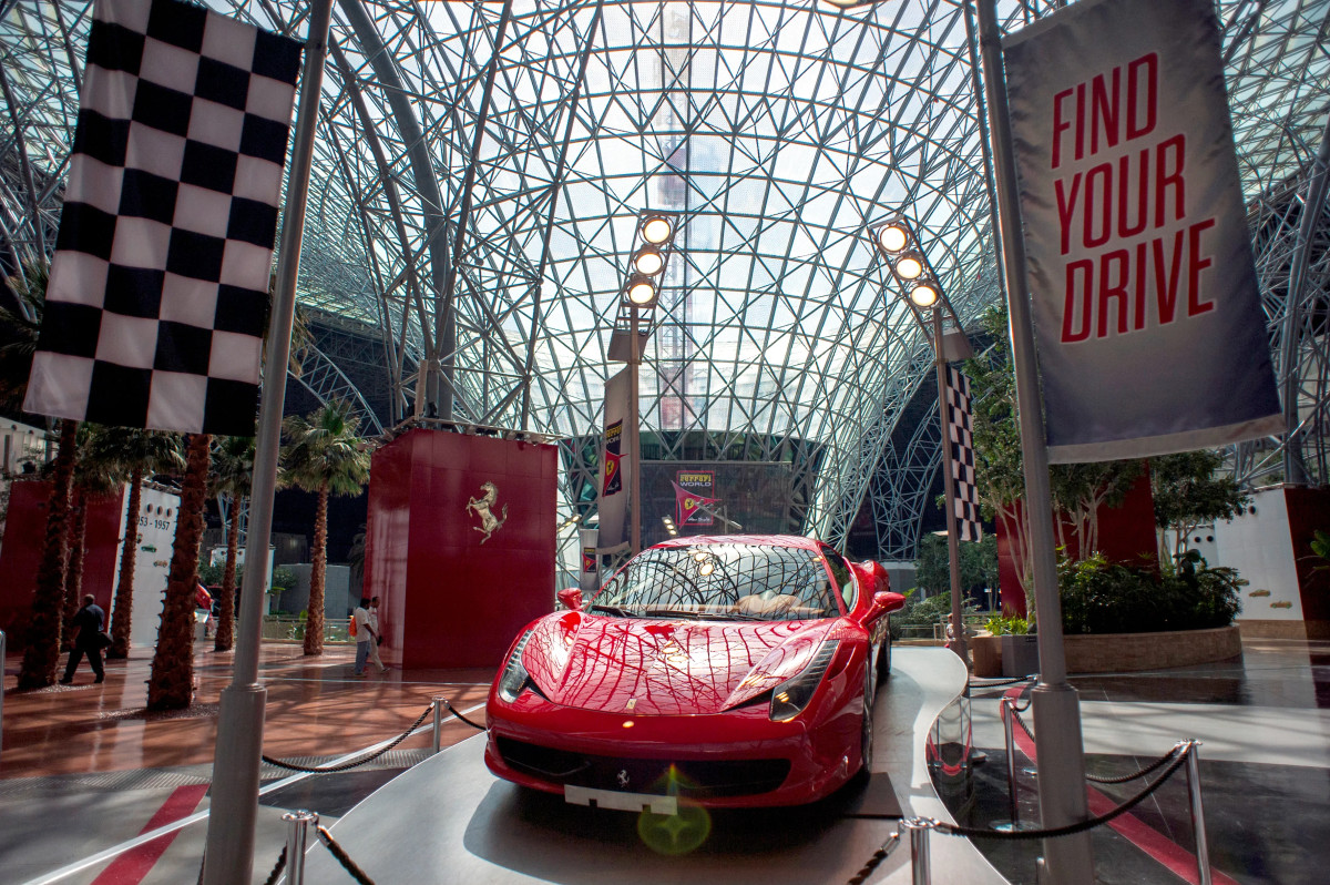 Развлекательный парк Ferrari World