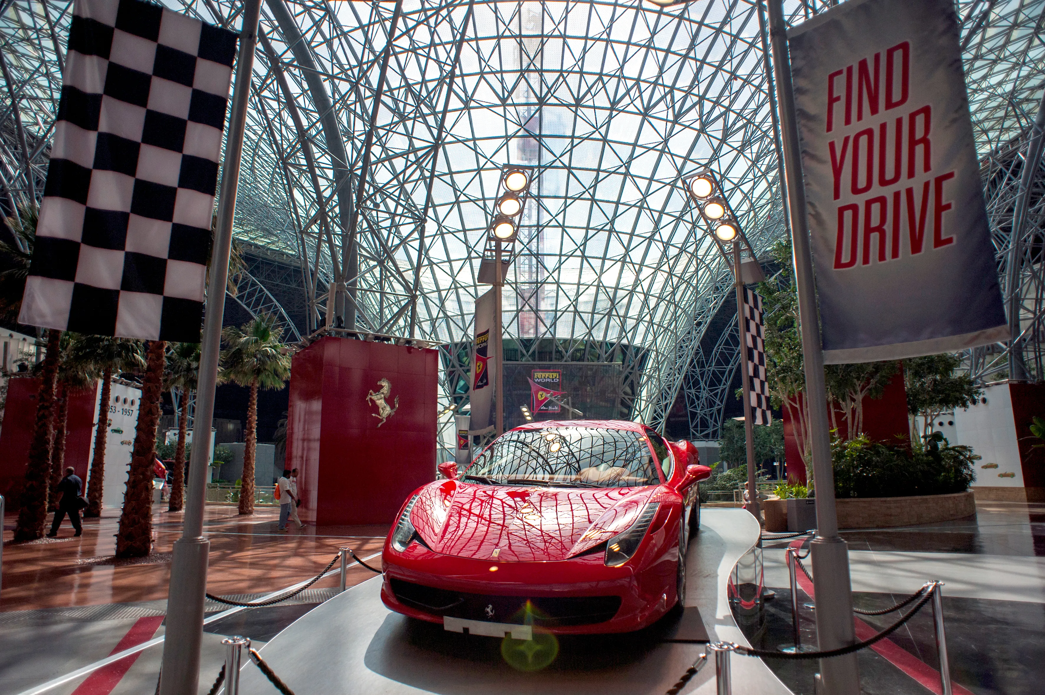 Развлекательный парк Ferrari World