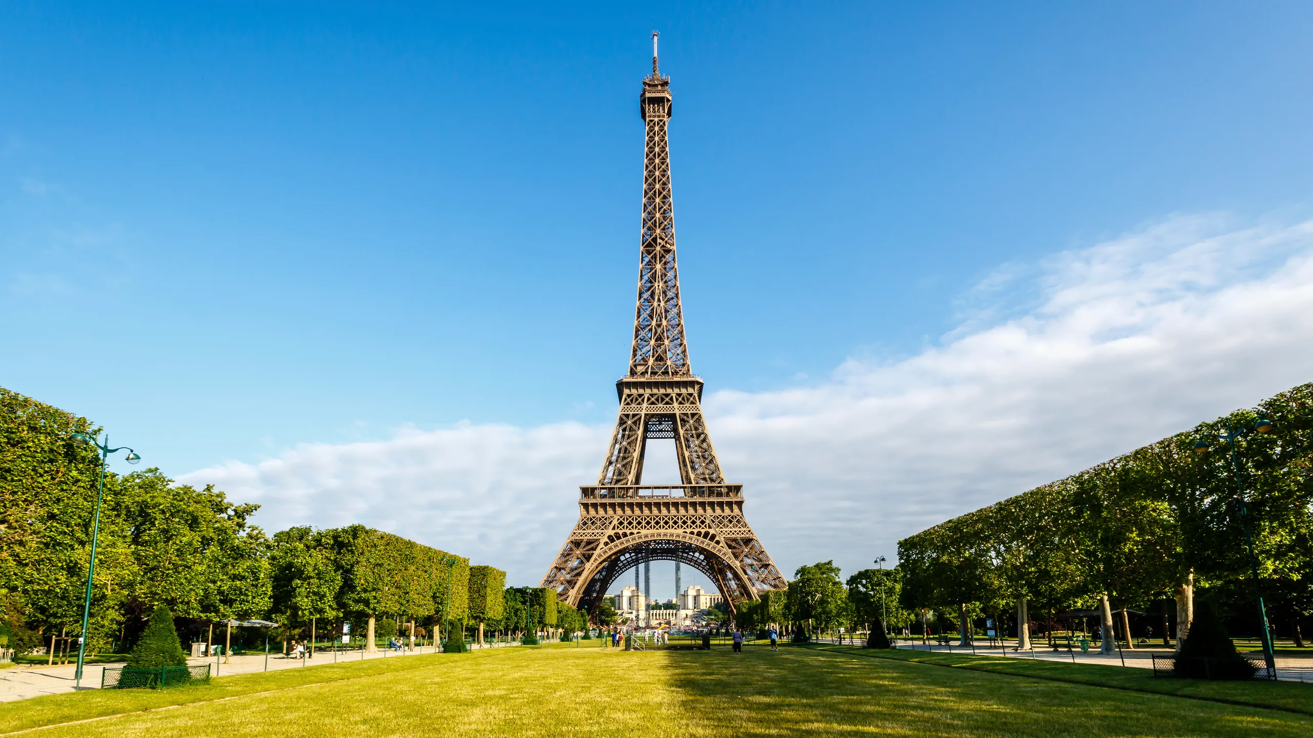 Trocadero, Eiffel Tower & Photo Challenge