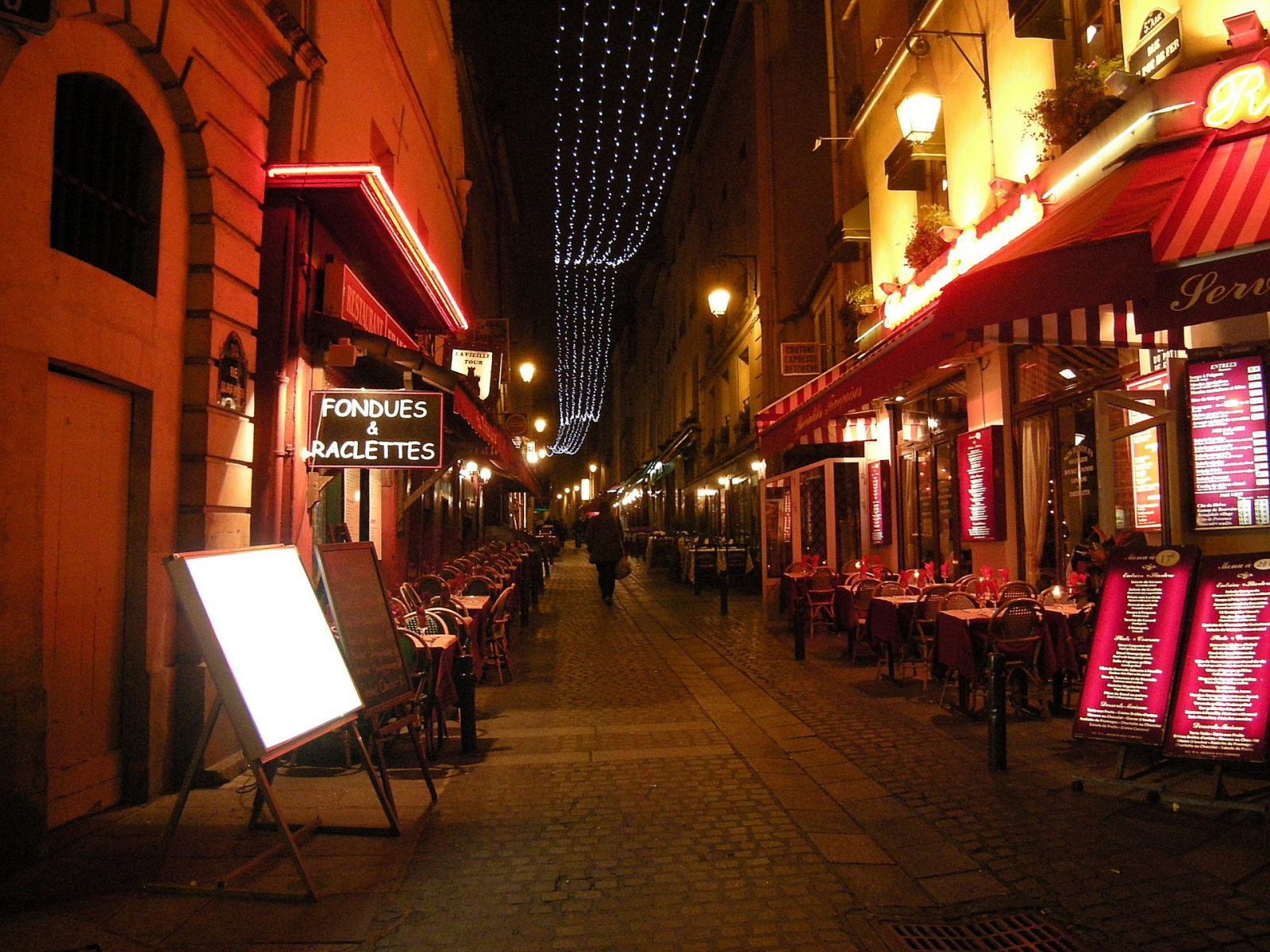 Paris by Night Walk: Rue Mouffetard