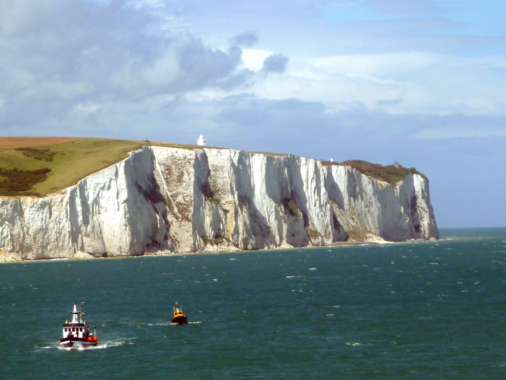 Dover with nature trail through the white cliffs